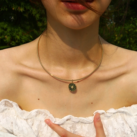 French Vintage Stainless Steel Collar Necklace With Natural Green Stone Pendant Starburst Zirconia PVD 18K Gold Plated Choker For Women
