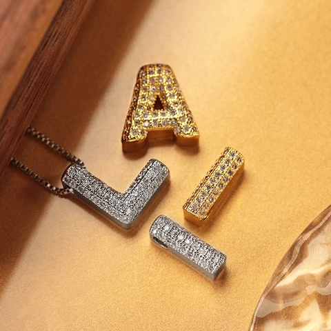 Luxueux Pendentif Lettre Alphabet Anglais Creux en Cuivre Zirconia Seul Sans Chaîne Or Argent Pavé Charme Initial pour Bijoux Femme