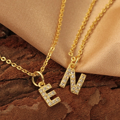 Pendentif Lettre Initiale Anglaise Minimaliste en Cuivre Zirconia pour Femmes Collier Alphabet Doré Bijoux Sans Chaîne