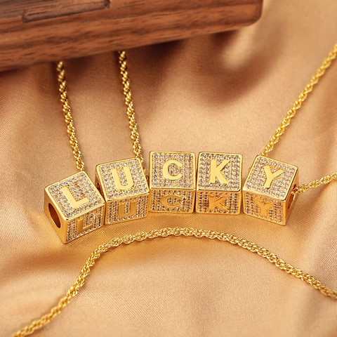 Collana con Ciondolo a Cubo con Alfabeto in Rame Placcato Oro Con Zircone Intarsiato Gioielli Hip Hop Street da Donna