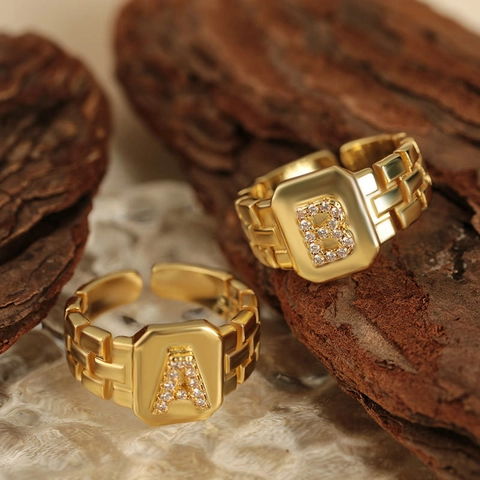 Vintage Copper Letter A-Z Rhinestone Open Ring For Women Adjustable Watchband Chain Design Gold Electroplated Fashion Jewelry