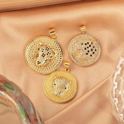Collier Pendentif Tête de Léopard en Cuivre Plaqué Or 18K Avec Zirconia Animal Relief Bijoux Punk Individuels pour Hommes Femmes