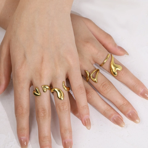 Anello Aperto in Acciaio Inossidabile Placcato Oro 18K per Donna Design Minimalista a Cuore Irregolare Goccia d'Acqua Gioielli Regolabili