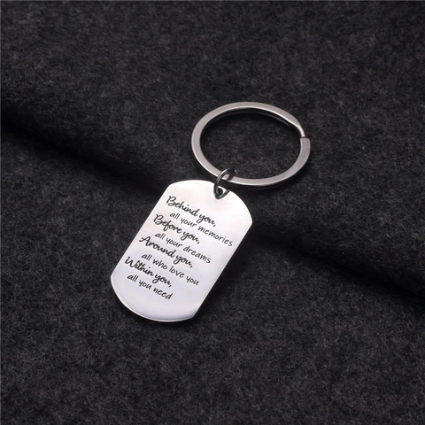 Portachiavi in Acciaio Inossidabile con Frase Motivazionale Dog Tag Pendente per Regalo di Laurea Uomo Donna