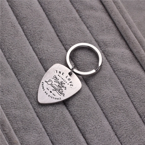 Portachiavi Plettro Chitarra in Acciaio al Titanio Regalo Sentimentale Madre Figlia Argento Metallo Spazzolato Portachiavi Cuore