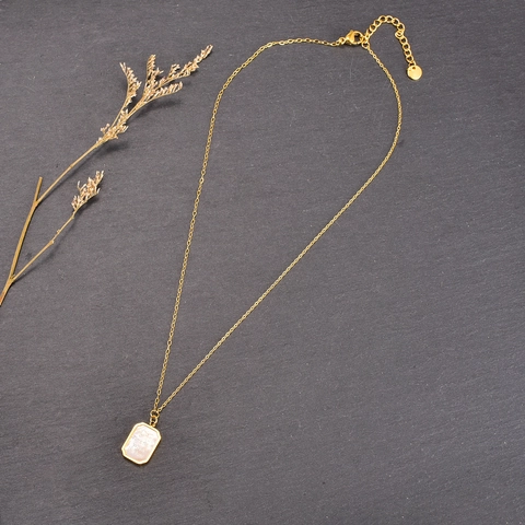 316L Stainless Steel Pendant Necklace Gold Plated Mother of Artificial Pearl Bear Bowknot Carved Rectangle Necklace For Women Jewelry