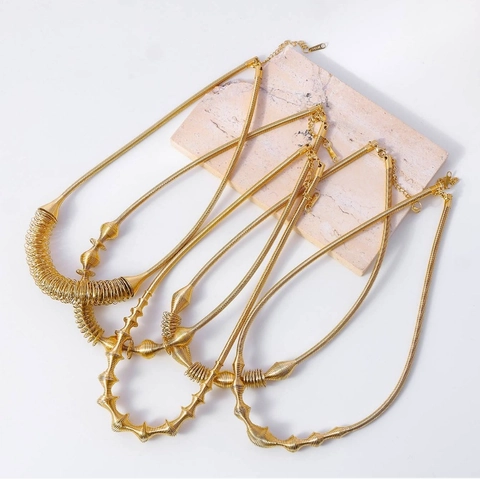 Geometrische Titanstahl Halskette Für Damen 18K Vergoldet Vintage Industriestil Feder Spiral Anhänger Kette Schmuck