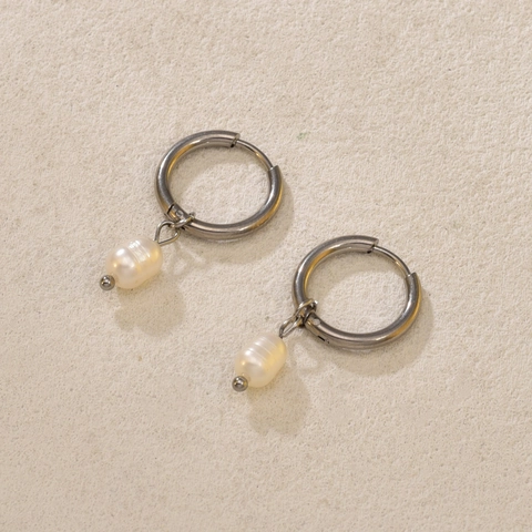 Minimalistische Titanstahl 18K Vergoldete Reifenohrringe Mit Süßwasserperle Elegante Barockstil Schmuck Für Damen