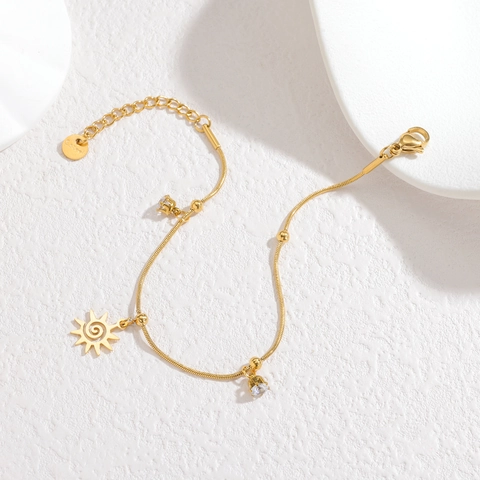 Nische Design Edelstahl Charm Armband Mit Strass Kreuz Sonne Stern Tier Auge Vergoldet Modeschmuck Für Damen