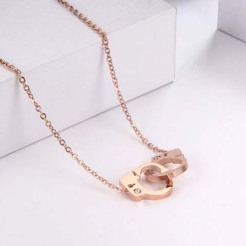 Titanium Steel Handcuff Pendant Necklace With Rhinestone Rose Gold Double Ring Link Chain Daily Fashion Jewelry For Women