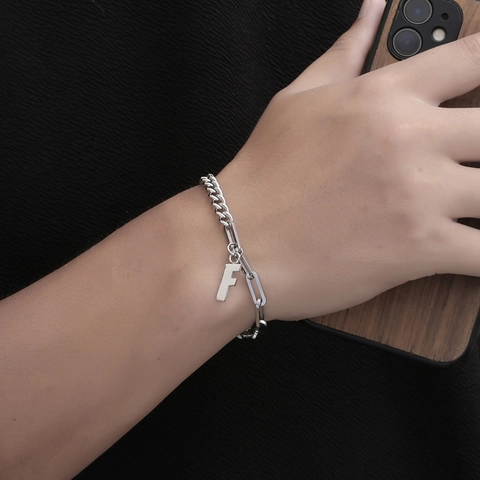 Unisex Edelstahl Spleiß Armband Büroklammer Panzerkette Mit Buchstabe F Anhänger Minimalistischer Schmuck Geburtstagsgeschenk