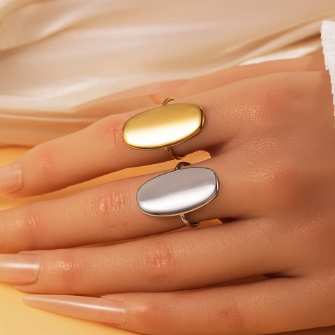 Anello Aperto Minimalista in Acciaio Inossidabile a Forma Ovale con Superficie Liscia per Donna Anello Geometrico Regolabile Gioielli