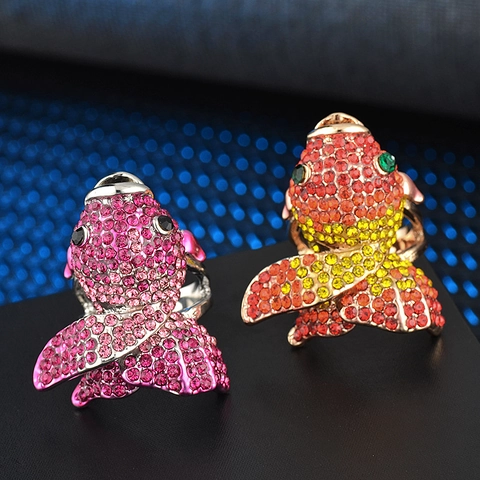 Bague Poisson Rouge Vintage Exagérée pour Femme Strass Colorés Incrustés Forme Animale Alliage Bague de Doigt Bijoux de Mode