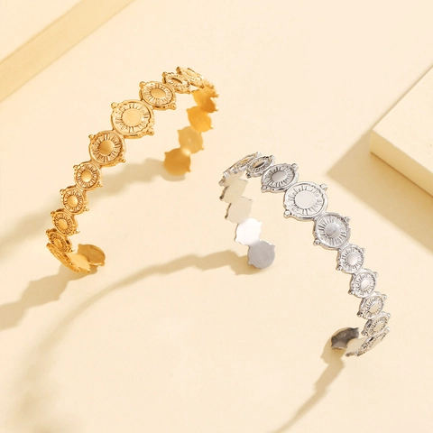 Vintage Stainless Steel Sunburst Cuff Bracelet For Women Retro Star Pattern Open Bangle 18K Gold Silver Plated Jewelry Gift