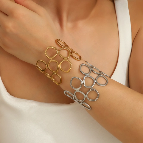 Bracciale Rigido in Acciaio Inossidabile Geometrico Irregolare Personalizzato Placcato Oro 18K Sottovuoto Bracciale Aperto Minimalista per Gioielli Donna