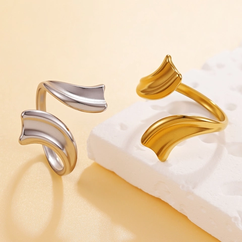 Vintage Stainless Steel Skirt Pleated Wave Open Ring For Women Personalized Adjustable Abstract Wing Design Fashion Finger Jewelry Accessory