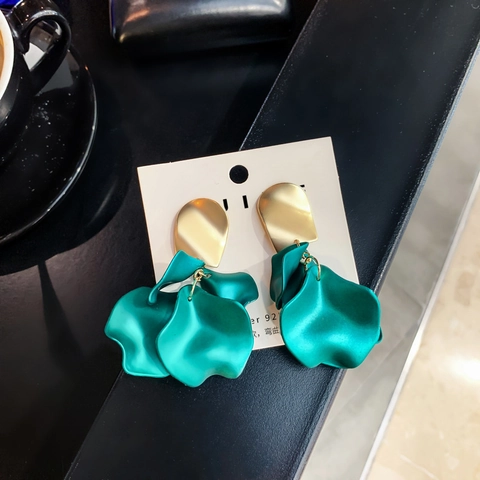 Women Vintage Petal Drop Earrings With 925 Sterling Silver Earring Post Alloy Acrylic Layered Floral Petal Jewelry Earrings