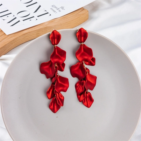 Fashion Bohemian Retro Petal Leaf Long Drop Earrings For Women Acrylic Baked Paint Flower Petal Dangle Earrings For Vacation