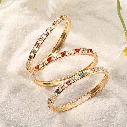 Dames Verguld Koper Zirkonia Armring Zoet Emaille Klavertje Bloem Patroon Open Scharnierend Armband Elegante Mode Sieraden