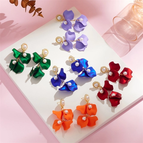 Retro Alloy Floral Petal Drop Earrings With Artificial Pearl Bohemian Matte Painted Long Dangle Earrings For Women Party Jewelry