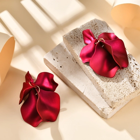 Pastoral Pearlescent Acrylic Petal Flower Leaf Drop Earrings For Women Fashion Jewelry Elegant Spray Painted Floral Earrings