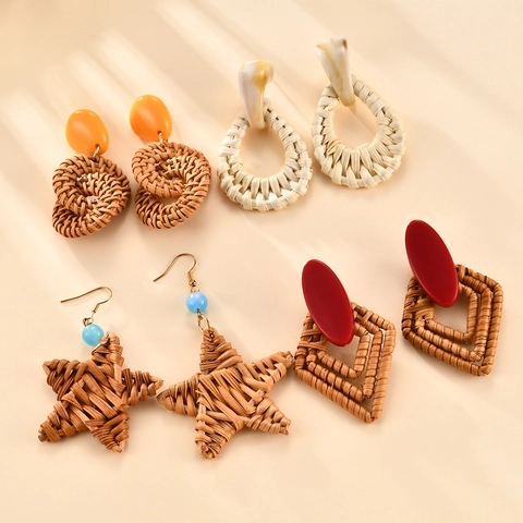 Bohemian Handmade Woven Raffia Rattan Flower Drop Earrings For Women Resin Alloy Beach Vacation Style Ethnic Jewelry