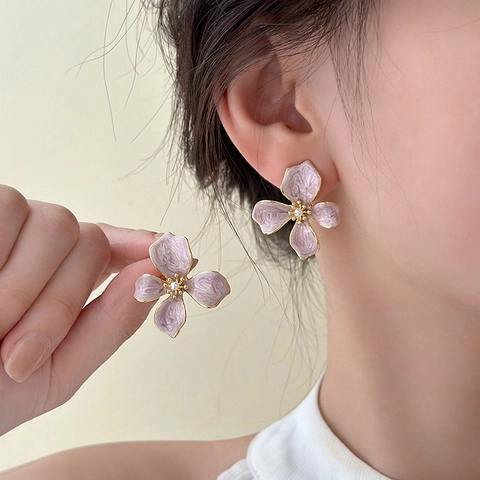 Süße Legierung Blumen Ohrstecker Für Damen Rosa Lila Emaille Blumen Mit Künstliche Perle Goldfarbener Schmuck