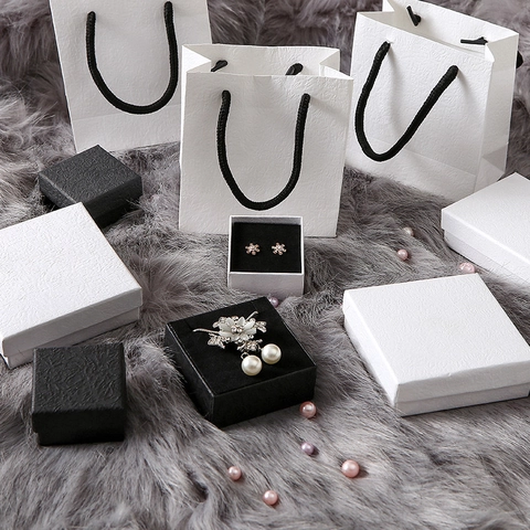 Minimalist Textured Paper Jewelry Box Set For Necklace Ring Earring Storage Portable Paper Gift Bag With Handle Packaging