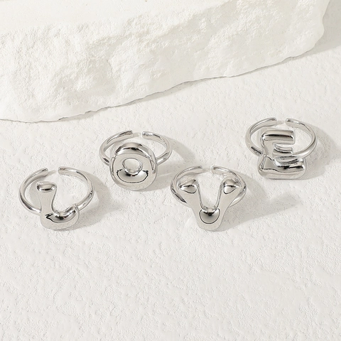Bague Ouverte en Cuivre Plaqué Argent Minimaliste pour Femme Lettre Alphabet A-Z Style Métal Liquide Bijoux de Mode