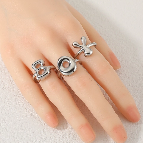Bague Ouverte en Cuivre Plaqué Argent Minimaliste pour Femme Lettre Alphabet A-Z Style Métal Liquide Bijoux de Mode
