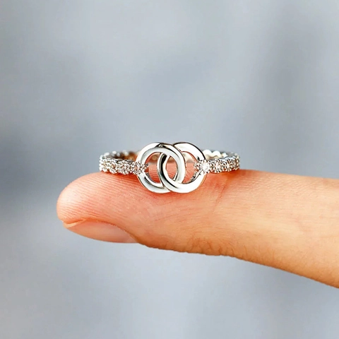 Minimalist Interlocking Double Circle Ring For Women Shiny Micro Pave Zircon Copper Silver Tone Fashion Finger Jewelry Gift