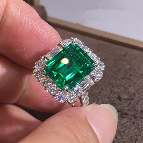Emerald Cut Green Zircon Ring Copper Luxurious Halo Design Baguette Side Stones Vintage Jewelry For Women Elegant