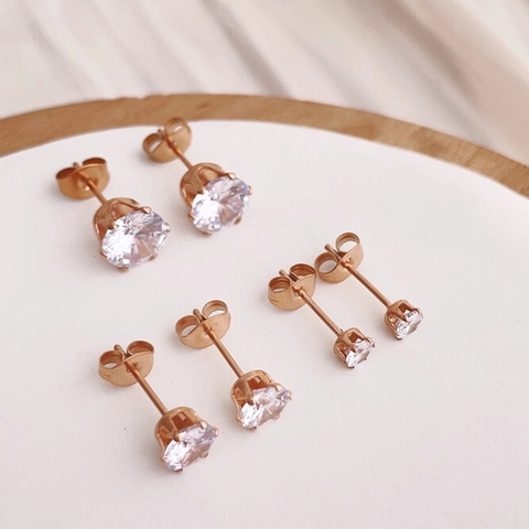 Minimalist Stainless Steel Rhinestone Stud Earrings For Women Shiny Round Single Stone Claw Setting Elegant Fashion Jewelry Gift