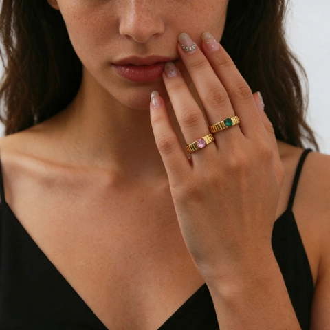 Vintage Stainless Steel Ribbed Band Ring For Women Electroplated Geometric Ring With Round Colorful Rhinestone Fashion Ring