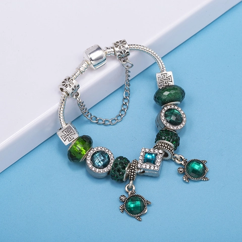 Vintage Alloy Snake Bone Chain Beaded Bracelet Green Crystal Turtle Pendant Heart Charms Rhinestone Bracelet For Women