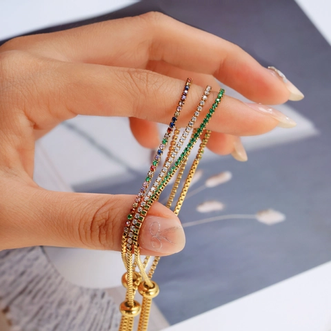 Minimalistisches Titanstahl Verstellbares Bolo Armband Für Damen Bunter Weißer Grüner Strass Eingelegter Tennis Schmuck Geschenk