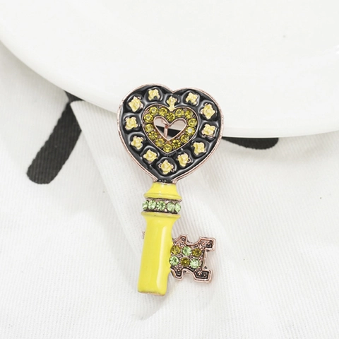 Spilla a Forma di Chiave a Cuore Vintage in Lega di Lusso Smalto Floreale Strass Verdi Gioielli alla Moda da Donna