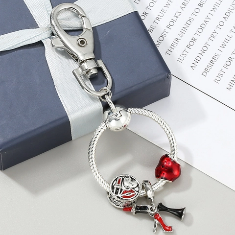 Fashion Metalen Sleutelhanger Met Hoge Hakken Lippenstift Rode Lippen Charms Emaille Kralen Tas Hanger Valentijnsdag Cadeau Vrouwen