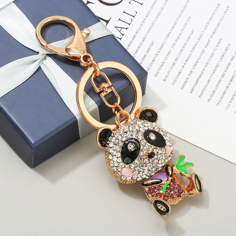 Simpatico Portachiavi Panda Cartone Animato Lega Placcato Oro Strass Smalto Ciondolo Bambù per Accessori Borsa Donna Regalo di Compleanno