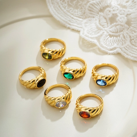 Vintage 18K Gold Plated Oval Zirconia Ring For Women Trendy Croissant Textured Copper Band Ring Fashion Geometric Jewelry Gift