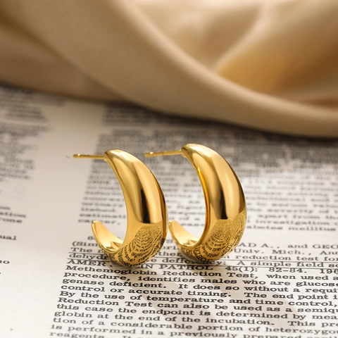 Vintage 18K Vergoldeter Edelstahl C-Förmige Creolen Für Damen Minimalistische Glatte Textur Geometrische Ohrstecker