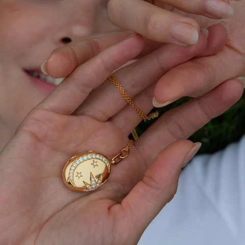 Vintage 18K Gold Plated Stainless Steel Locket Necklace For Women Zircon Heart Oval Photo Frame Pendant Jewelry Gift