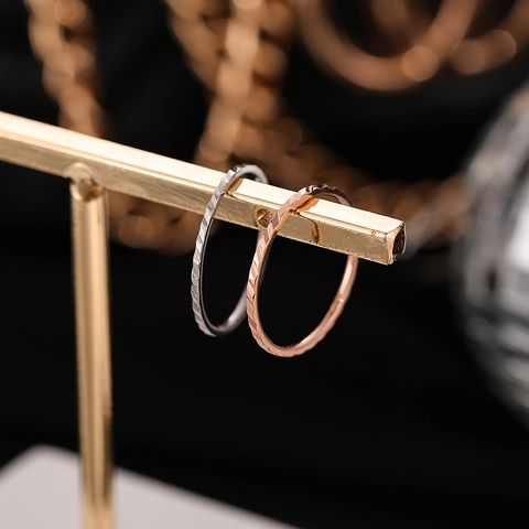 Minimalistischer Edelstahl Ultradünner Ring Damen Roségold Silber Gold Texturierter Geschnitzter Rauten Band Fingerring Schmuck