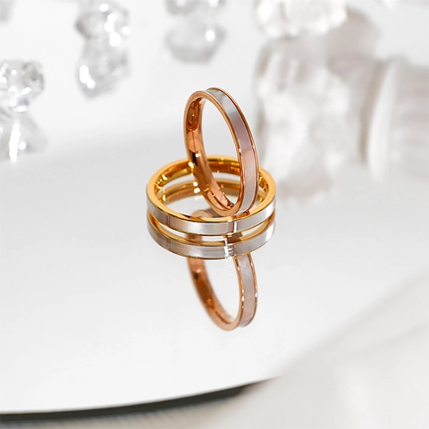 Minimalistische Titanium Staal Kunstparelmoer Ring Voor Vrouwen Elegante Natuurlijke Schelp Omtrek Band Ring Chique Vingersieraden