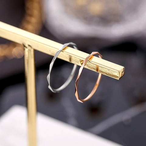Minimalistischer Titanstahlring Mit Facettiertem Geometrischem Design Für Damen Herren Mode Dünner Polierter Schmuck Roségold Gold Silber