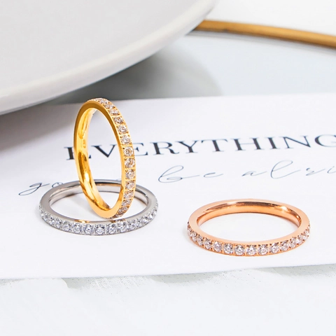 Minimalistischer Titanstahl Ewigkeit Ring Für Damen Pave Zirkonia Eingelegt Gold Silber Roségold Galvanisierter Bandring Schmuck