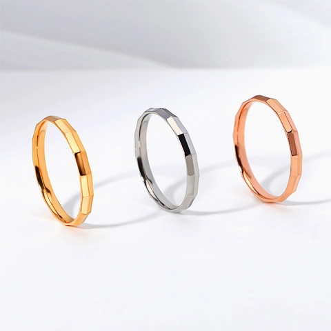 Minimalistischer Titanstahl Geometrischer Facettierter Ring Für Damen Gold Silber Roségold Plattiert Bambusmuster Ring
