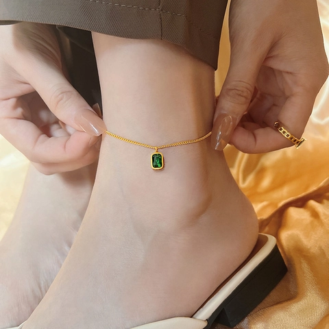 Vintage 18K Gold Plated Titanium Steel Anklet For Women Emerald Green Rectangular Zirconia Pendant Luxury Foot Jewelry