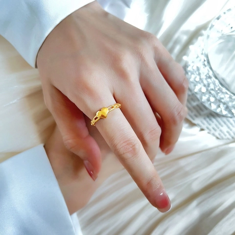 Minimalist Stainless Steel Heart Chain Ring For Women Gold Plated Hollow Heart Finger Ring Ins Style Fashion Jewelry