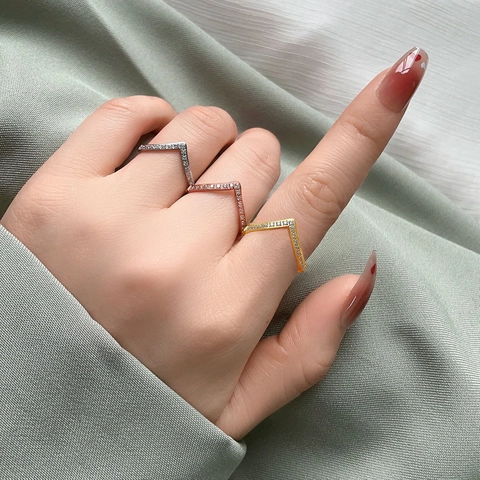 CNC Mikro-Strass V-förmiger Ring Für Damen Titanstahl Roségold Silber Chevron Ring Minimalistische Mode Schmuck Fingerring